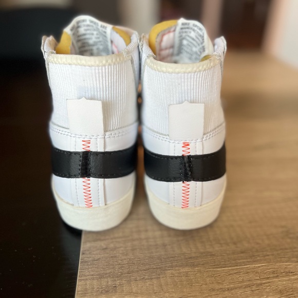 Nike Jumbo Blazers - Picture 4 of 5